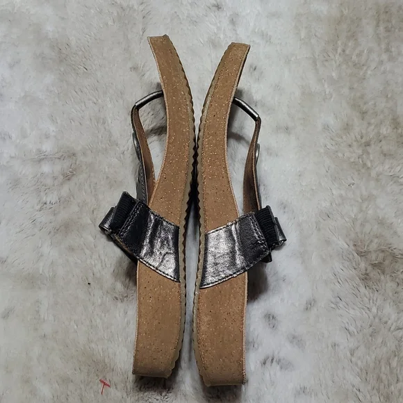 Josef Seibel Gray and Silver Leather Thong Sandals w Cork Base Size 38 US 7.5 - Picture 8 of 9